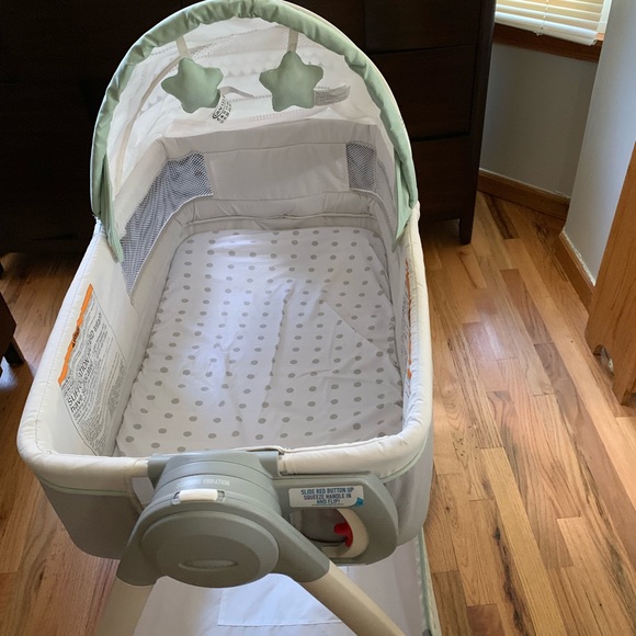 Bassinet - Picture 4 of 5